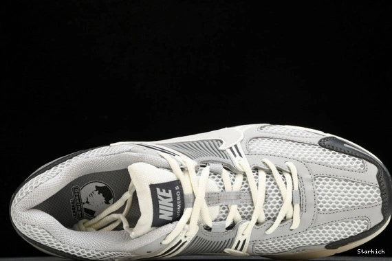  Vomero Vast Zoom  5 BV1358-001 Nike Grey 1012